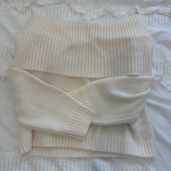 A&F Sweater - Picture 1 of 3